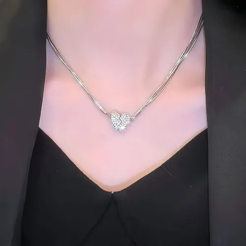 Vista 2 de ADOORO Colgante de amor magnético de doble cara con diamantes de doble cara, collar de pareja con imán creativo, collar magnético