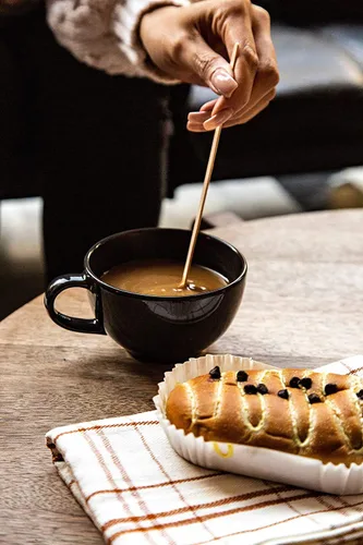 Vista 4 de Trung Nguyen — Café instantáneo G7 3 en 1 — Mezcla de café molido tostado con crema sin lácteos y azúcar — Fuerte y audaz — Café vietnamita