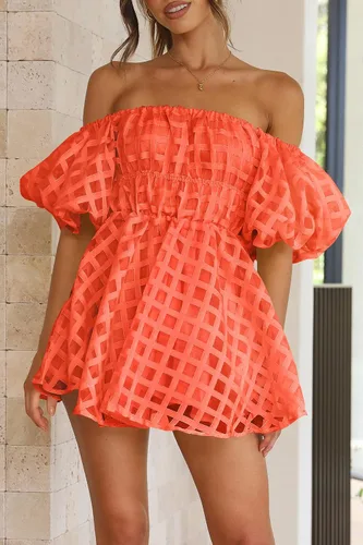Vista 4 de PRETTYGARDEN Vestido babydoll con hombros descubiertos para mujer, manga corta abombada, casual, acampanado, con volantes, vestidos de verano