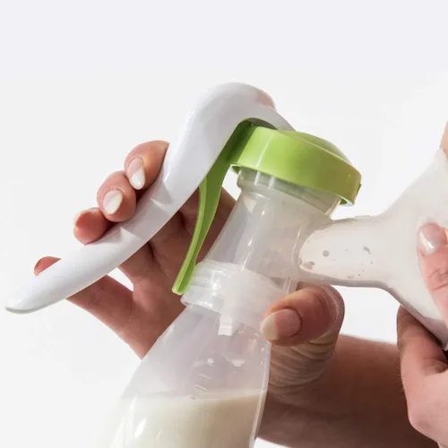Vista 4 de Ardo Extractor de leche manual Amaryll, diseñado y fabricado en Suiza, incluye conchas de leche de 26 y 0.866 in. Extractor de leche portátil