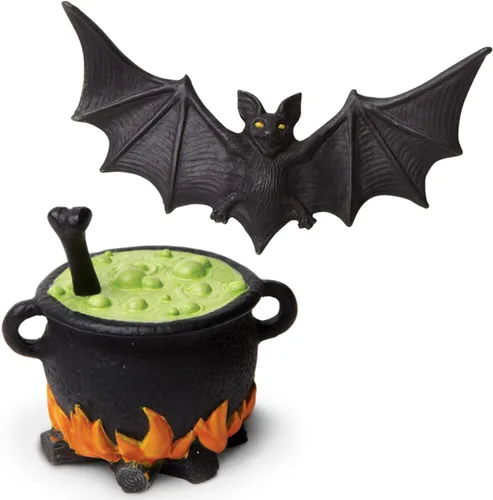 Vista 6 de Safari Ltd. Toob de Halloween que brilla en la oscuridad – Mini figuras: murciélago, gato, esqueleto, fantasma, bruja, caldero, araña, calabaza