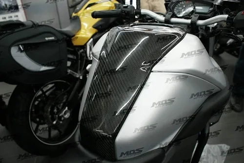 Vista 2 de MOS - Cubierta de panel central para depósito de combustible de fibra de carbono compatible con Yamaha MT-03 MT-25 2015-2019