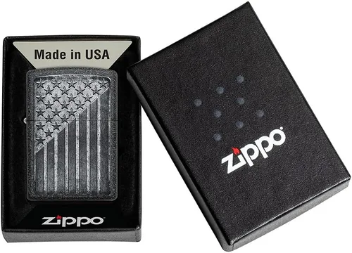 Vista 40 de Zippo encendedores con la bandera de EE. UU.