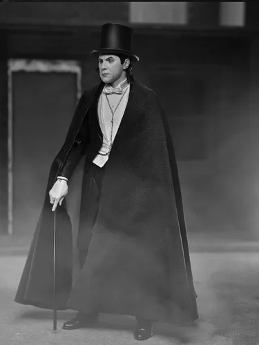 Vista 3 de NECA: Universal Monsters - Dracula Carfax Abbey Ultimate Figura de Acción de 7