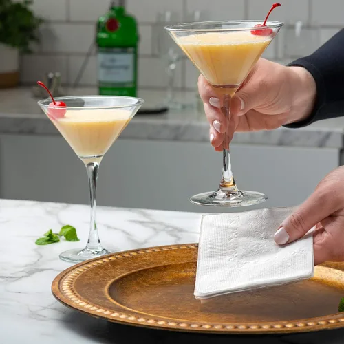 Vista 3 de GUSTO Servilletas blancas para bebidas (500 unidades, plegadas de 4.5 x 4.5 pulgadas), servilletas de cóctel a granel de 1 capa, servilletas