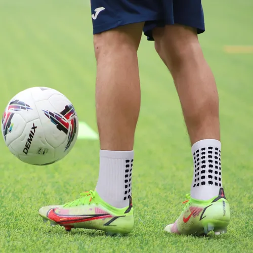 Vista 5 de Elfcool Calcetines de fútbol con agarre, 6 pares de almohadillas antideslizantes de agarre atlético calcetines de fútbol para hombres y mujeres