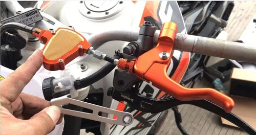 Vista 5 de FXCNC Soporte de montaje de palanca de embrague de acrobacias de aluminio CNC de rendimiento universal anodizado compatible con Benelli Negro