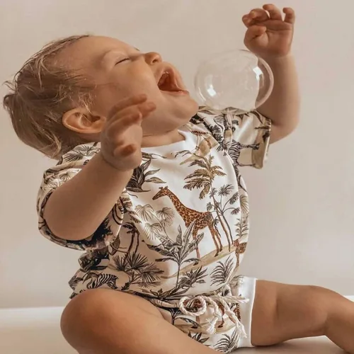 Vista 3 de Conjunto de ropa de verano para bebés y niños pequeños, mameluco de manga corta con estampado de animales de bosque, conjunto de 2 piezas