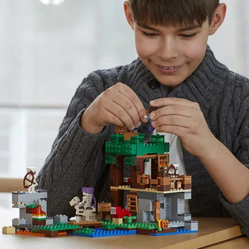 Vista 3 de LEGO 21146 Minecraft El ataque de esqueleto - Kit de construcción (457 piezas)