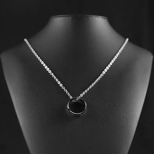 Vista 4 de Collar de cadena con colgante de anillo de acero inoxidable chapado en oro grabado