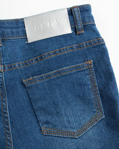 Vista 5 de DKNY Pantalones cortos de mezclilla elásticos con 5 bolsillos para niña grande