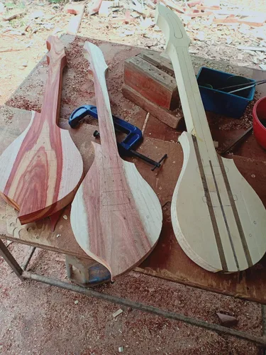 Vista 5 de Isarn Phin Acústica Eléctrica 3 Cuerdas, Instrumento Musical Tailandés Lao Guitarra, Pin118 Musical Clásica Tailandesa Tradicional, Marrón (Pin106)