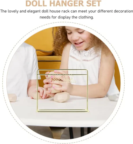 Vista 4 de NUOBESTY Perchero en miniatura de hierro dorado para muñecas con 10 mini perchas para muebles de casa de muñecas y almacenamiento de ropa