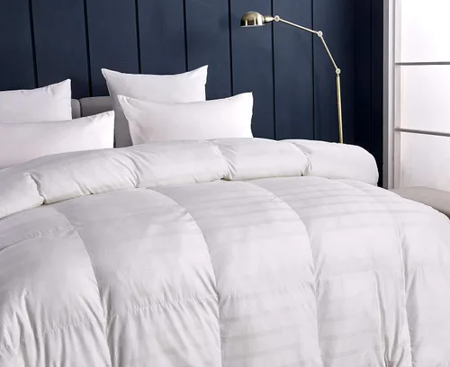 Vista 3 de Blue Ridge Home Fashions Lujoso edredón alternativo de plumón de 600 hilos, relleno de poliéster hipoalergénico, tamaño King, color blanco