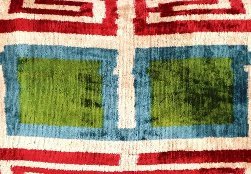 Vista 2 de CANVELLO Almohada de terciopelo de lujo hecha a mano con inserto de plumón, 16 x 24 pulgadas, patrón geométrico rojo, verde, azul y crema, cojín
