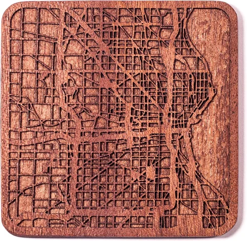Vista 5 de Posavasos Amsterdam Map by O3 Design Studio, 1 pieza, posavasos de madera Sapele con mapa de la ciudad, hecho a mano, varias ciudades opcionales