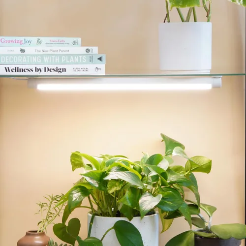 Vista 3 de Soltech Solutions Grove™ - Luz LED para cultivo, debajo del gabinete/estantería o montada en la pared para plantas de interior y hierbas, control