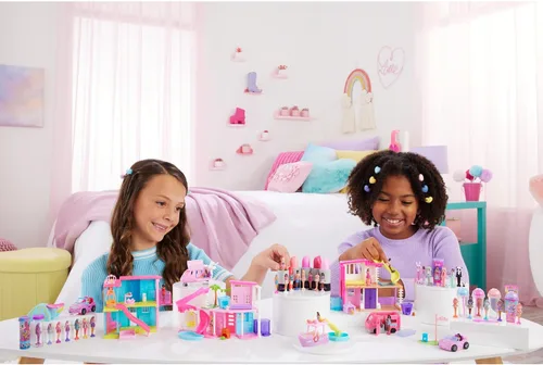 Vista 2 de Barbie Mini vehículo de muñeca sorpresa BarbieLand para niñas de 4 años en adelante