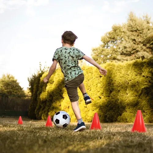 Vista 5 de KINJOEK Paquete de 30 conos de entrenamiento deportivo de 9 pulgadas, conos de tráfico con bordes redondeados para seguridad, fútbol, fútbol