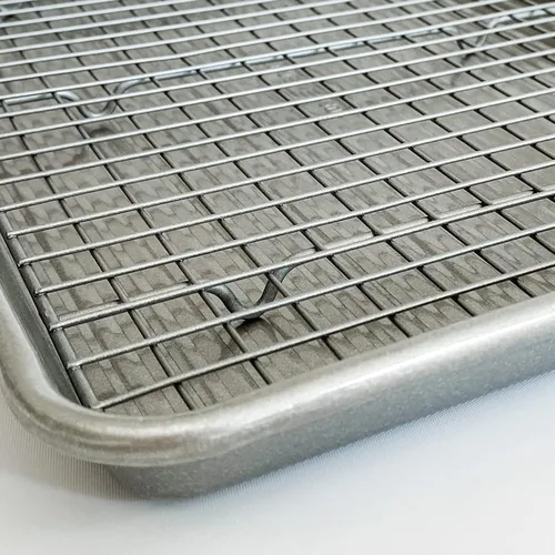 Vista 4 de Utensilio para horno lámina cuadrante USA Pan, lámina para hornear y juego de rejilla para enfriamiento antiadherente, metálico , set hojas/estante