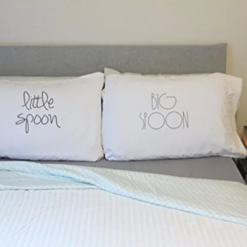 Vista 6 de Oh, Susannah Big Spoon Little Spoon V1 - Fundas de almohada para parejas, regalo de boda o compromiso, para parejas, novio, fundas de almohada