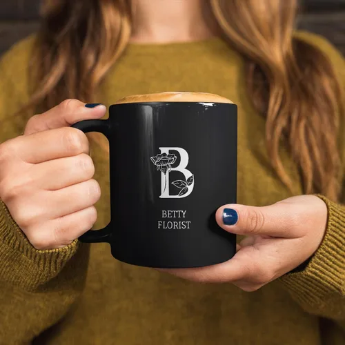 Vista 5 de Taza de café con inicial floral con nombre, taza personalizada para mujeres para hombres, regalos monogramados, letras de café personalizadas