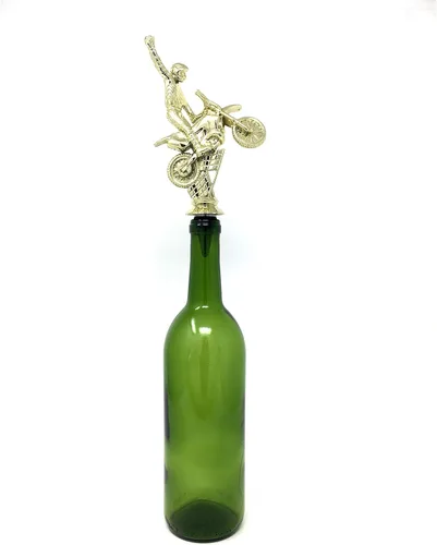 Vista 4 de Tapón para botella de vino de motocross, hecho a mano con base de acero inoxidable y tapa de trofeo reutilizada