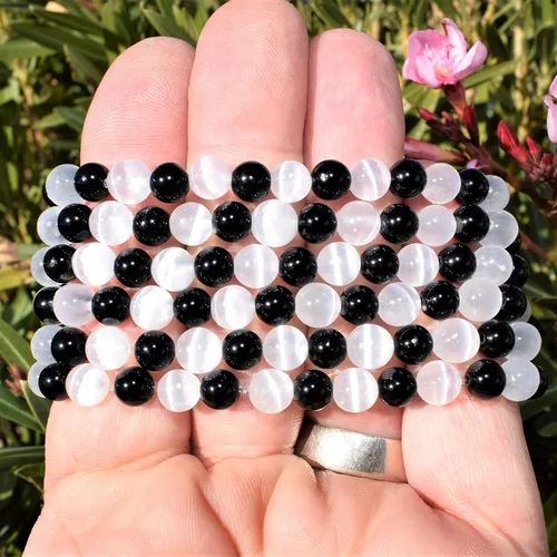 Vista 3 de Zenergy Gems - Pulsera con cuentas de cristal natural de 6mm y corazón de selenita para recargar incluido