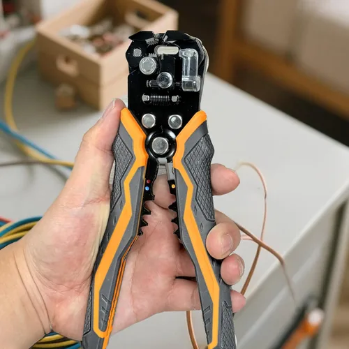 Vista 5 de Kit pelacables autoajustable 5 en 1, pelacables automático para AWG 24-10, bolígrafo detector de voltaje LED, cinta aislante de 23 pies, 99