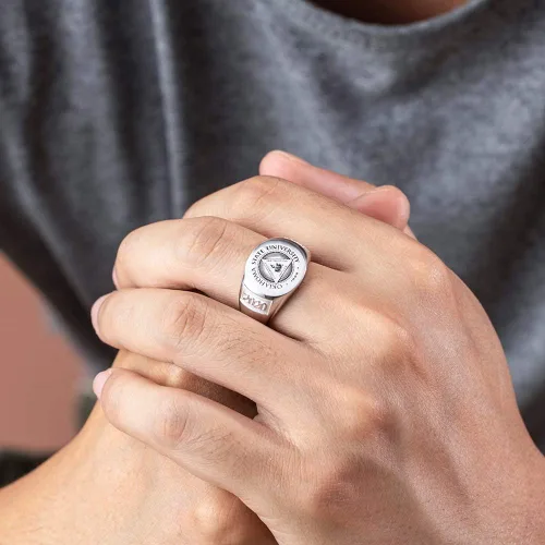 Vista 3 de Anillo de sello vintage personalizado de plata de ley 925 con placa de latón con escudo de armas, anillos personalizados grabados con nombre