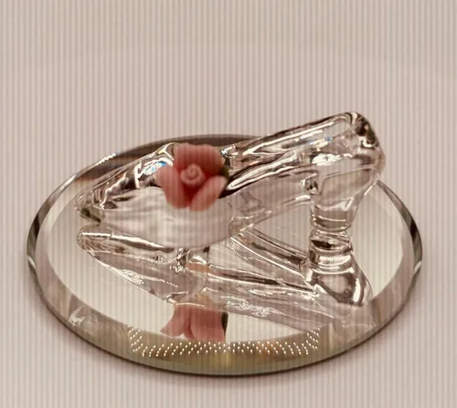 Vista 3 de Figura de zapatilla de cristal