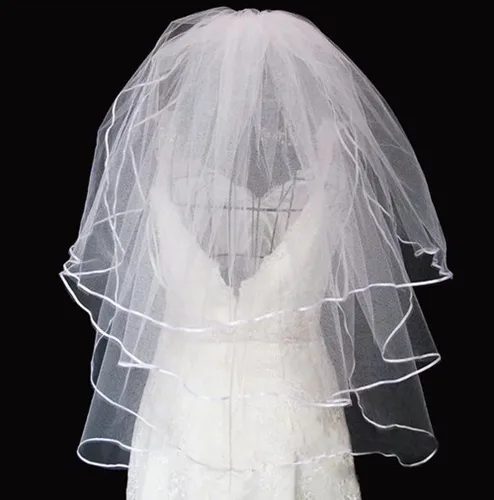 Vista 2 de Velos de novia cortos para mujer con peine de 3 niveles de tul de Halloween velo de novia