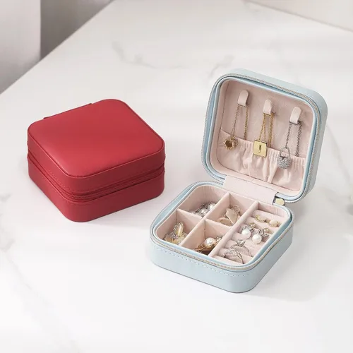 Vista 7 de Casegrace - Mini joyero portátil de viaje de cuero para joyas, organizador de anillos, caja de regalo para niñas y mujeres