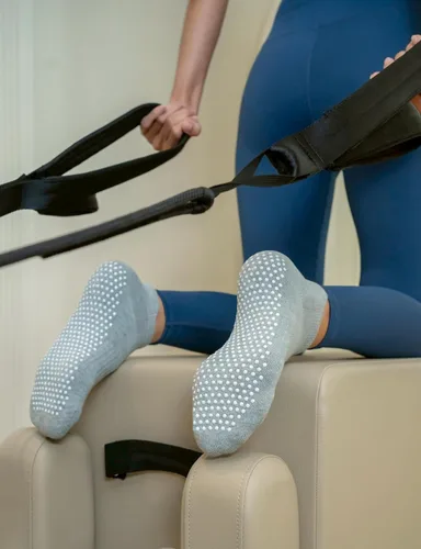 Vista 5 de RATIVE - Calcetines antideslizantes para yoga, pilates y hospitales, para adultos, hombres y mujeres
