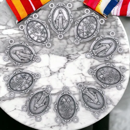 Vista 7 de VILLAGE GIFT IMPORTERS Paquete de 10 piezas de centro de rosario con medalla milagrosa Piezas de rosario católico para hacer tu propio rosario