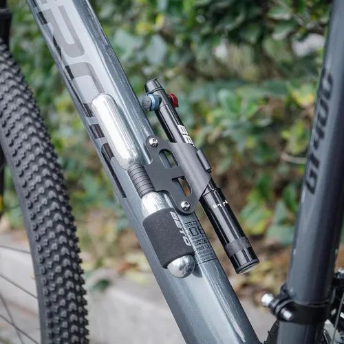 Vista 7 de Mini bomba de bicicleta con inflador de CO2 – Bomba de mano de modo dual/válvula de CO2 – Bomba de neumático de bicicleta portátil patentada