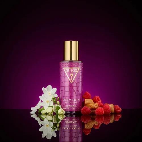Vista 2 de Guess Sexy Skin - Fragancia de flores silvestres para mujer, 8.4 onzas