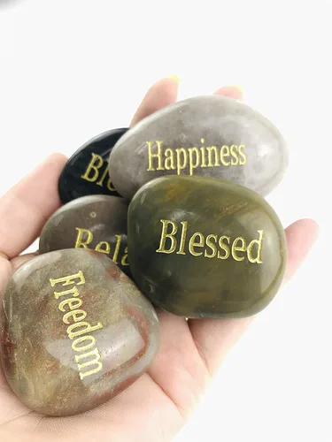 Vista 3 de 24 piedras inspiradoras grabadas, regalo de terapia zen, piedra de agradecimiento con palabras inspiradoras de oración, piedras de bendición.