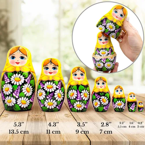 Vista 3 de AEVVV Juego de 7 muñecas rusas de Matryoshka - Muñecas rusas en vestido de Sarafan con manzanilla pintada a mano y flores lilas - Русские Матрески