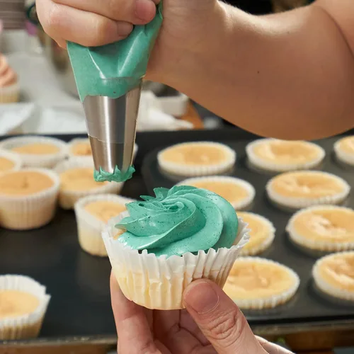 Vista 7 de Kasmoire Juego de 9 puntas redondas y 8 puntas de glaseado grandes para decoración de pasteles