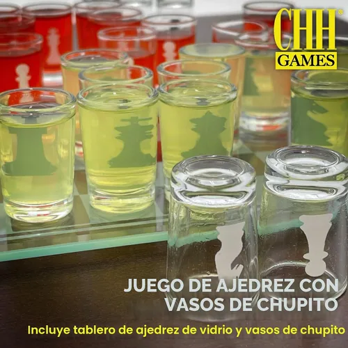 Vista 2 de Juego de ajedrez con vasos de chupito