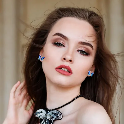 Vista 6 de Collar de mariposa para mujeres y niñas, minimalistas con circonitas cúbicas y dije de mariposa, gargantilla, lindo juego de joyería de mariposa