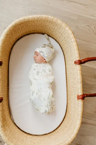 Vista 82 de Copper Pearl Gorro de bebé con nudo superior elástico suave Millie