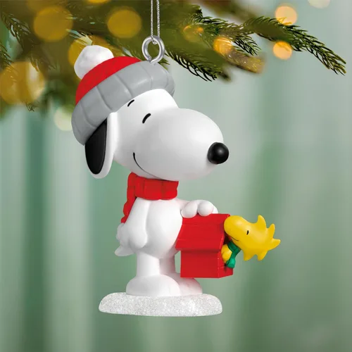 Vista 3 de Hallmark Keepsake Adorno navideño de cacahuetes (diversión de invierno con Snoopy)