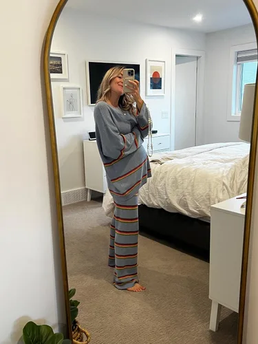 Vista 2 de SCUSTY Conjunto de 2 piezas para mujer, suéteres de rayas de otoño de gran tamaño, ropa de descanso, suéter de manga larga de punto acogedor