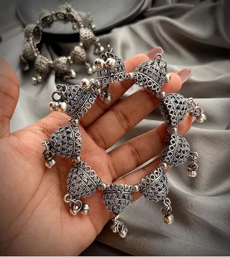 Vista 4 de Indian Hawker Pulsera ajustable de plata oxidada, 1 par de pulseras para mujeres y niñas