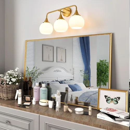Vista 6 de Modernas luces doradas para tocador de baño, lámparas de baño de 3 luces sobre espejo con pantalla de vidrio blanco leche, aplique de pared moderno