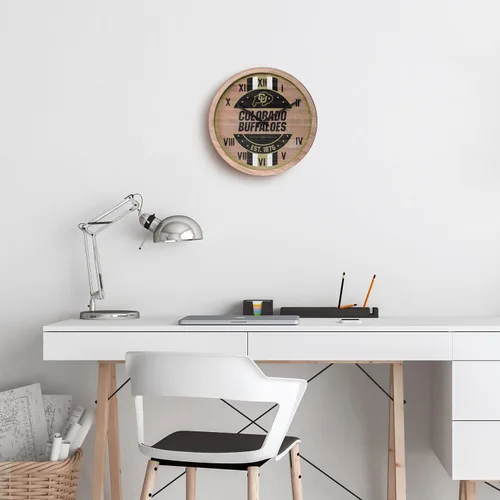 Vista 3 de FOCO NCAA Reloj de pared de barril de madera