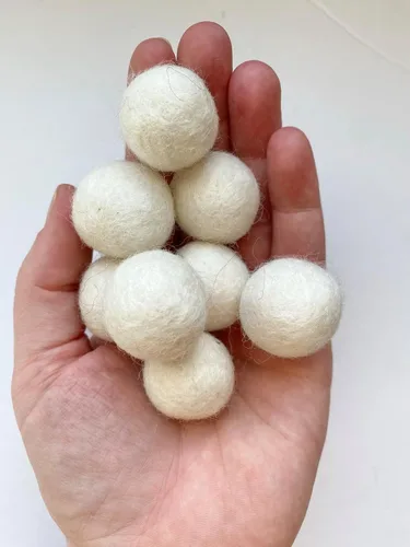 Vista 2 de 2.5 cm Handmade Felt Balls - Wholesale Bulk Quantity: 50 - Ombre Gradient Colors: French Blue, Dutch Blue, Baby Blue, White - 100% Wool Poms for