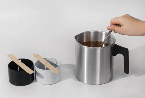 Vista 6 de Aroparc Olla para hacer velas, 1200ml / 40 oz, olla de cera de doble caldera de 2 libras, jarra de vertido para hacer velas con cuchara, dispositivo